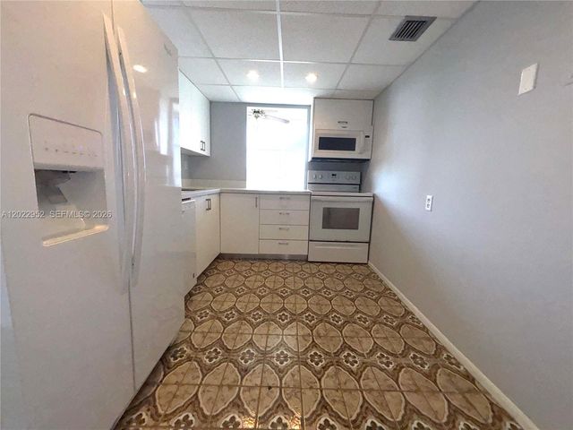 2001 Atlantic Shores Blvd 409, Hallandale Beach, FL 33009