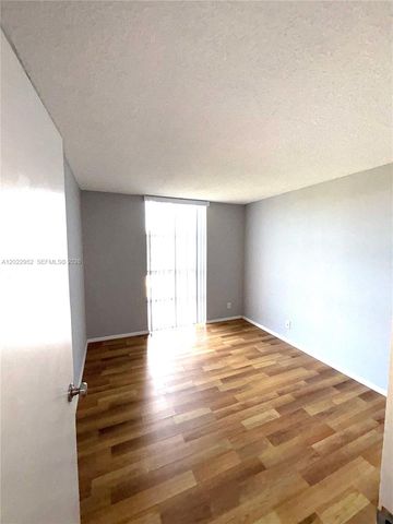 2001 Atlantic Shores Blvd 409, Hallandale Beach, FL 33009