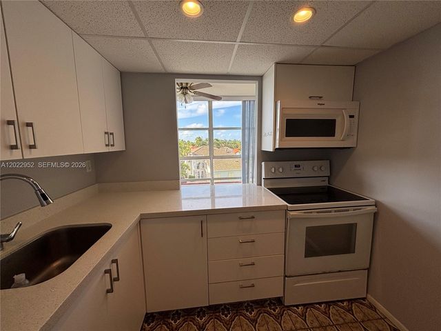 2001 Atlantic Shores Blvd 409, Hallandale Beach, FL 33009