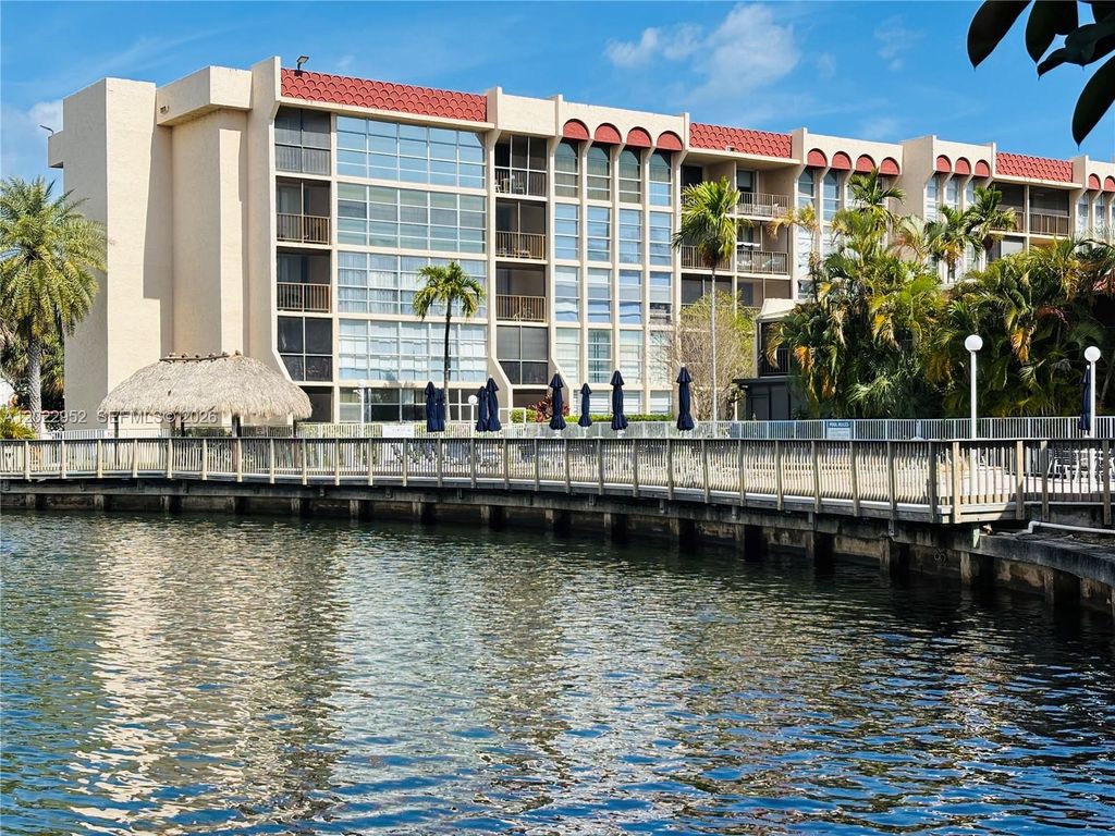 2001 Atlantic Shores Blvd 409, Hallandale Beach, FL 33009