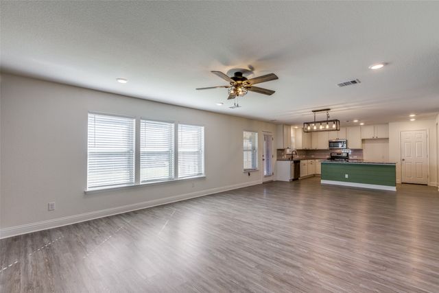 2604 Wesley Avenue, Aubrey, TX 76227