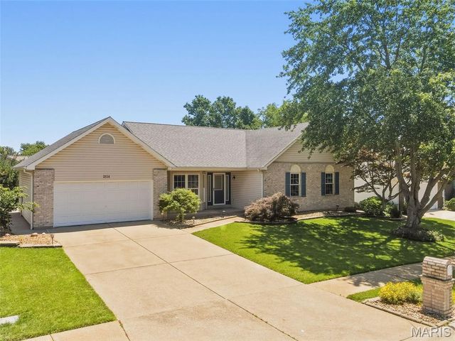 2114 Autumn Wood Drive, St Charles, MO 63303