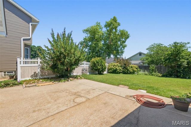 2114 Autumn Wood Drive, St Charles, MO 63303