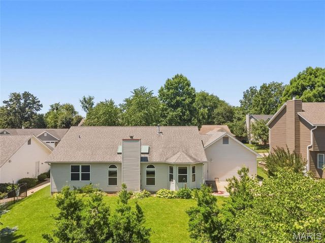 2114 Autumn Wood Drive, St Charles, MO 63303