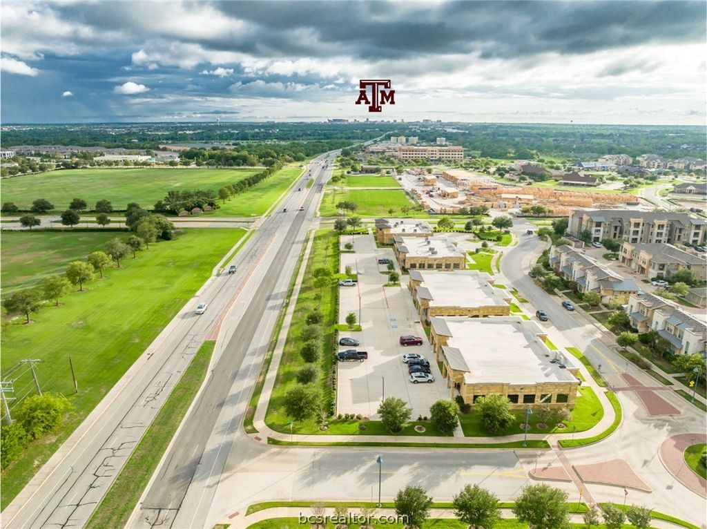 3375 University Dr, Bryan, TX 77802 — photo 2