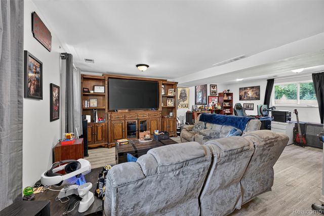 4290 Sulgrave Drive, Flint Charter Township, MI 48473