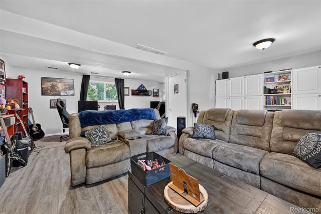 4290 Sulgrave Drive, Flint Charter Township, MI 48473