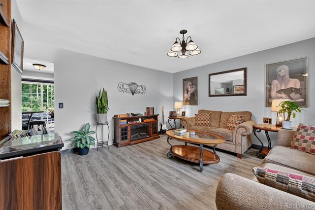 4290 Sulgrave Drive, Flint Charter Township, MI 48473