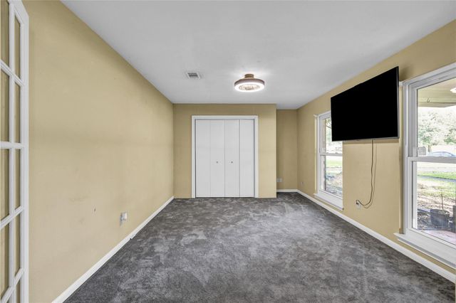 127 Begonia Street, Lake Jackson, TX 77566