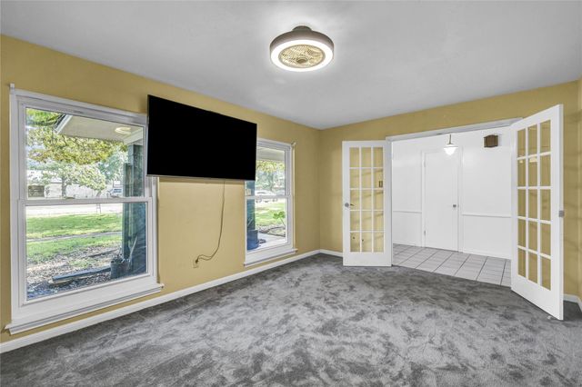 127 Begonia Street, Lake Jackson, TX 77566