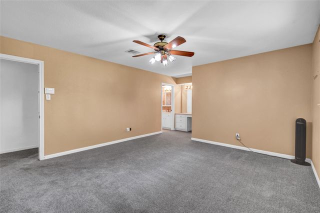 127 Begonia Street, Lake Jackson, TX 77566