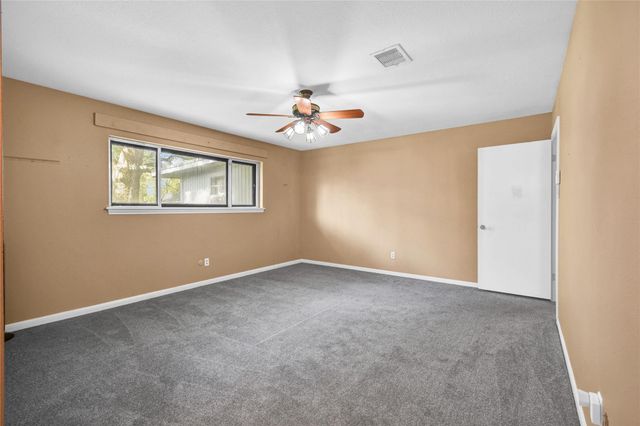 127 Begonia Street, Lake Jackson, TX 77566