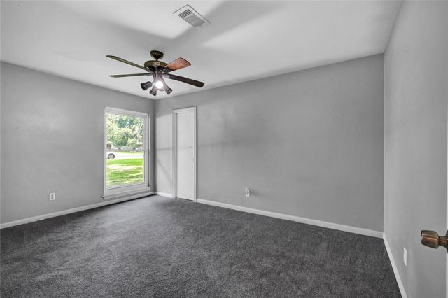 127 Begonia Street, Lake Jackson, TX 77566