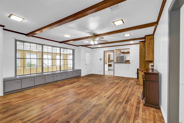 127 Begonia Street, Lake Jackson, TX 77566