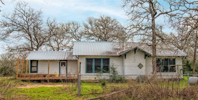 5100 Wood Duck Drive, Waelder, TX 78959