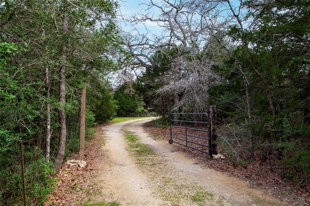 5100 Wood Duck Drive, Waelder, TX 78959