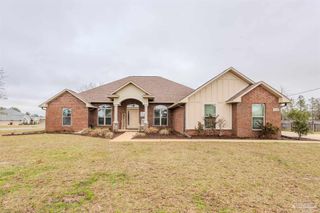 2642 Grandaddy Ln, Jay, FL 32565