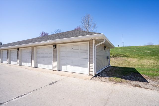 1735 34th Avenue SW 1, Altoona, IA 50009