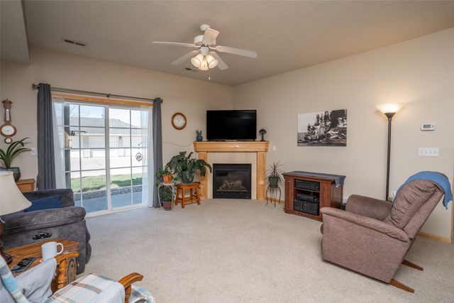 1735 34th Avenue SW 1, Altoona, IA 50009