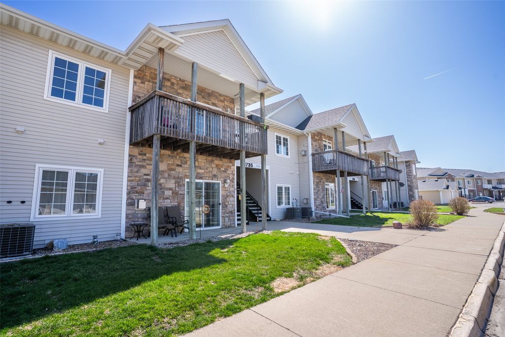 1735 34th Avenue SW 1, Altoona, IA 50009