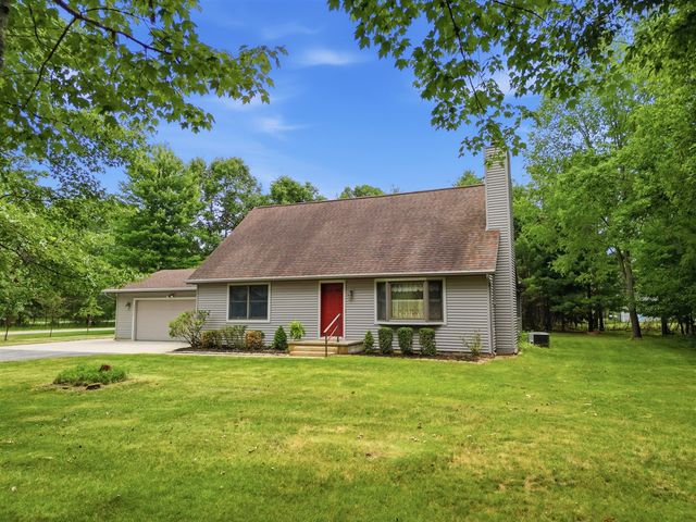 10037 Peppermill Lane, Canadian Lakes, MI 49346