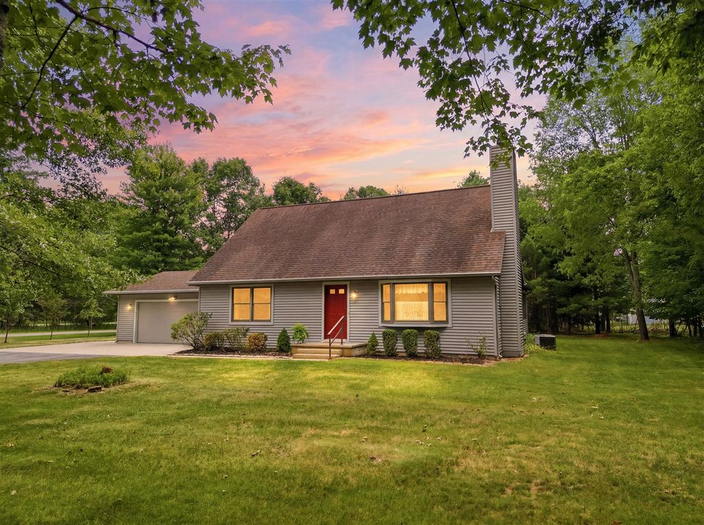 10037 Peppermill Lane, Canadian Lakes, MI 49346