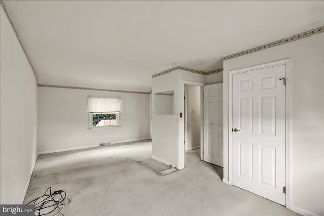 1609 SANTA BARBARA DR, Lancaster, PA 17601