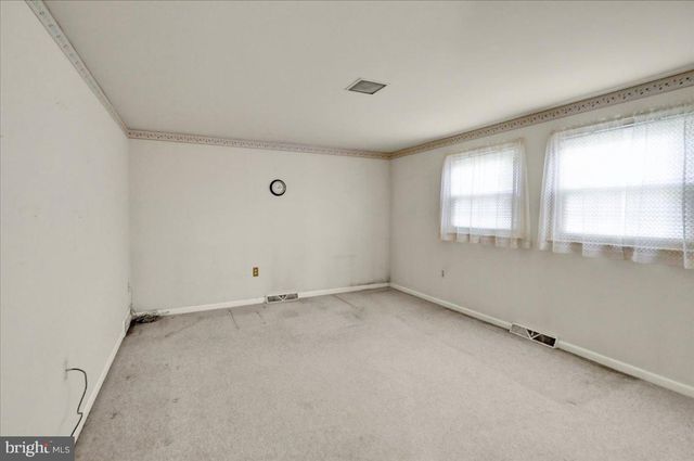 1609 SANTA BARBARA DR, Lancaster, PA 17601