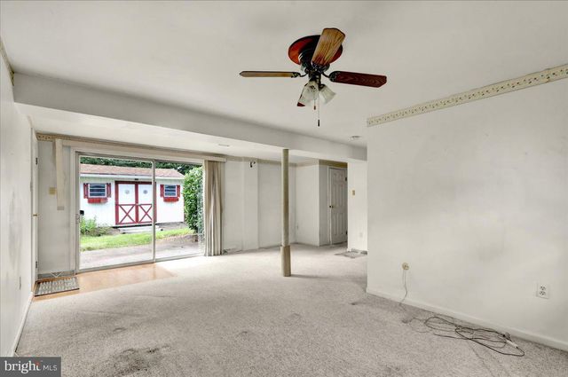 1609 SANTA BARBARA DR, Lancaster, PA 17601