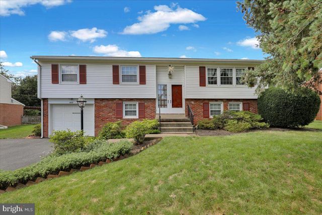 1609 SANTA BARBARA DR, Lancaster, PA 17601
