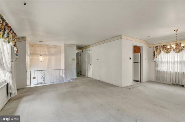 1609 SANTA BARBARA DR, Lancaster, PA 17601