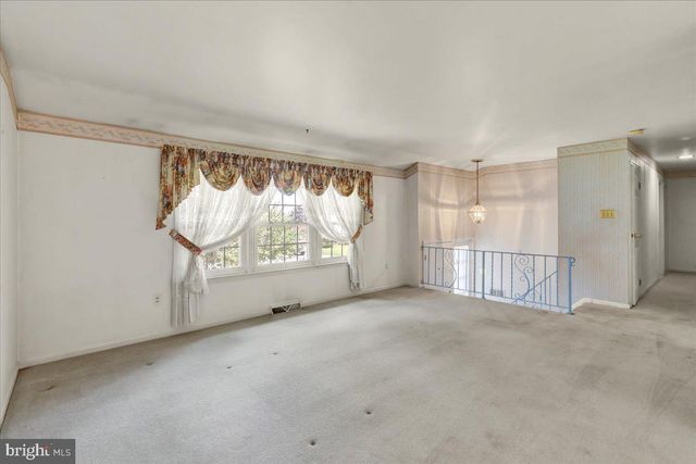 1609 SANTA BARBARA DR, Lancaster, PA 17601