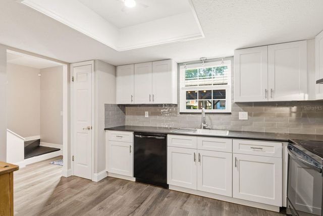 14219 WELLESLEY DRIVE, Tampa, FL 33624