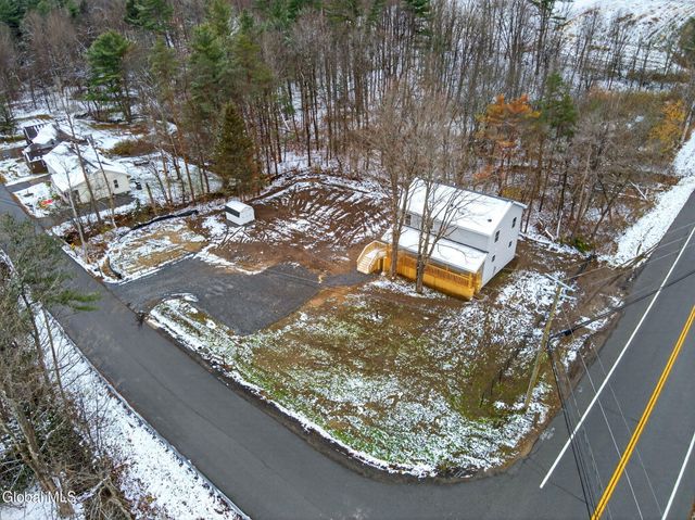 6107 Parkis Mills Road, Galway, NY 12074