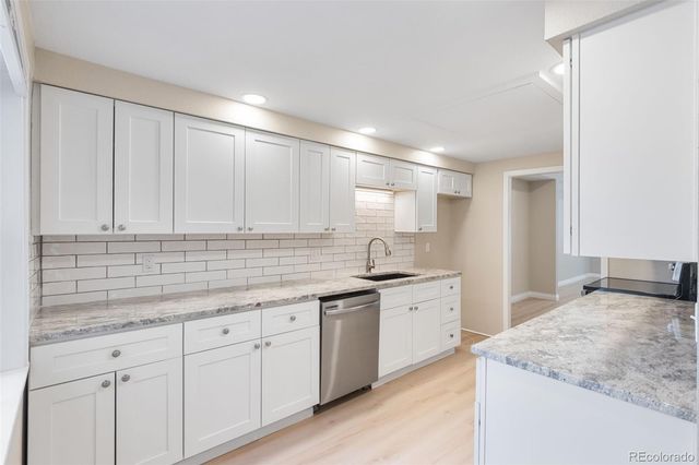 4250 S Olive Street 109, Denver, CO 80237