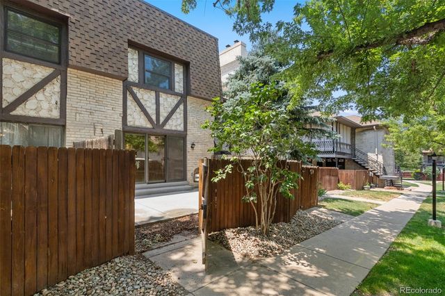 4250 S Olive Street 109, Denver, CO 80237
