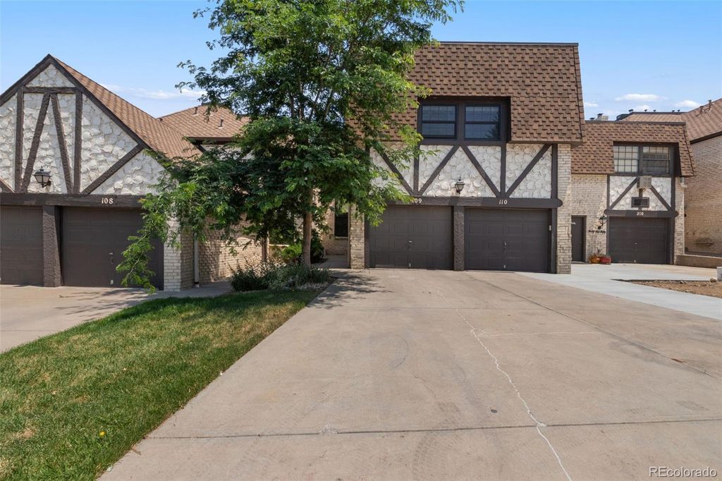 4250 S Olive Street 109, Denver, CO 80237