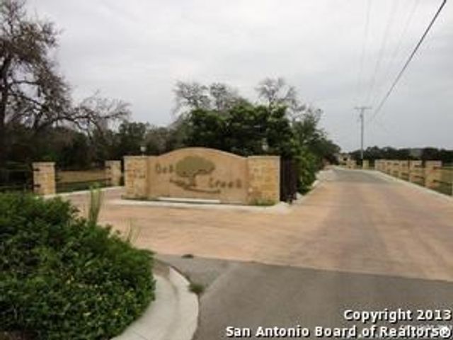 601 Oak Creek Parkway, Seguin, TX 78155