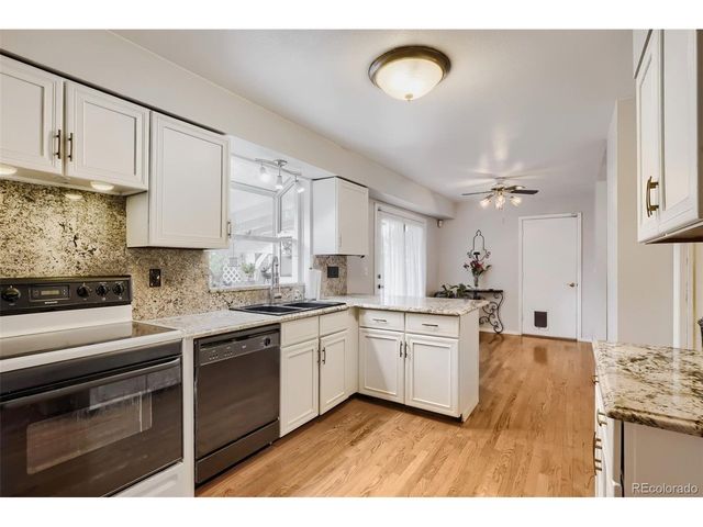 1545 S Vaughn Cir, Aurora, CO 80012