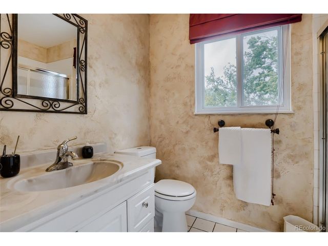 1545 S Vaughn Cir, Aurora, CO 80012