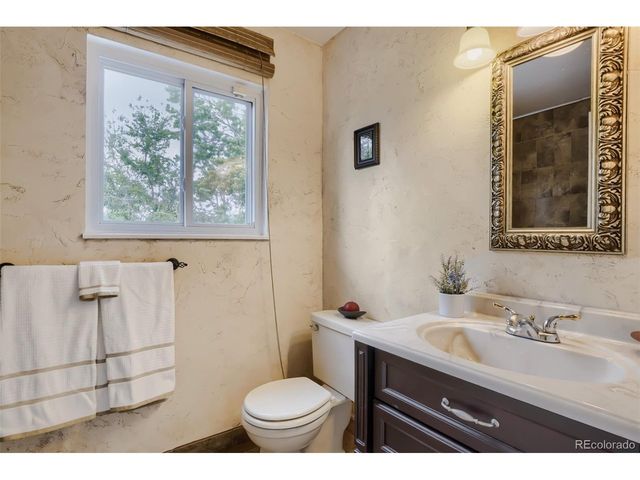 1545 S Vaughn Cir, Aurora, CO 80012