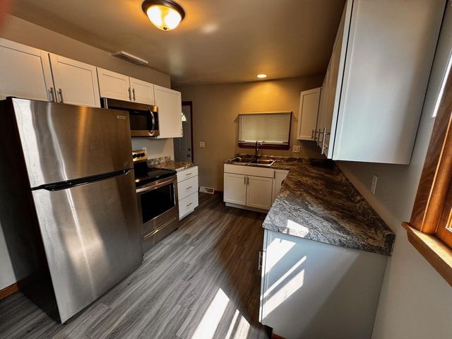 706 20th Street N, Moorhead, MN 56560