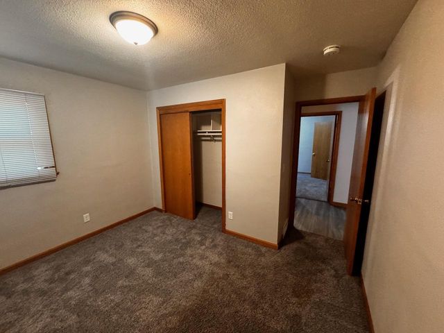 706 20th Street N, Moorhead, MN 56560