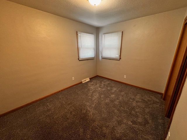 706 20th Street N, Moorhead, MN 56560