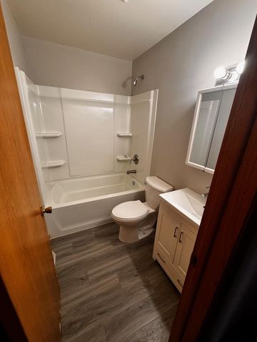 706 20th Street N, Moorhead, MN 56560