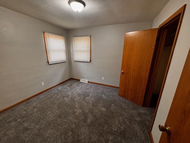 706 20th Street N, Moorhead, MN 56560