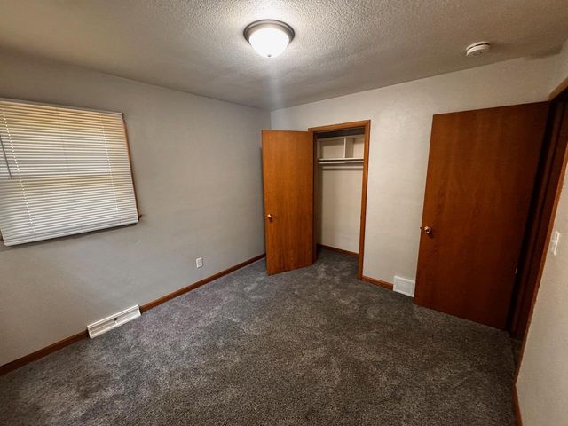 706 20th Street N, Moorhead, MN 56560