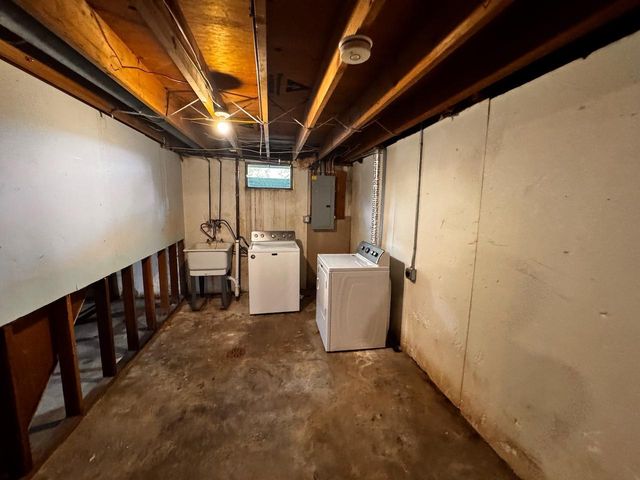 706 20th Street N, Moorhead, MN 56560