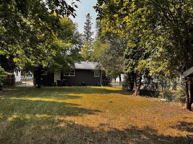 706 20th Street N, Moorhead, MN 56560
