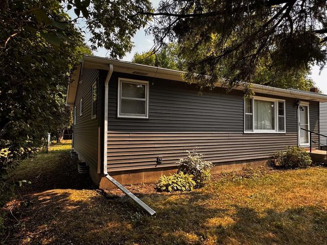 706 20th Street N, Moorhead, MN 56560